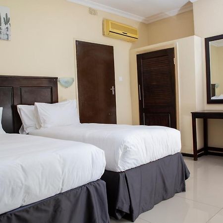 Zambezi Junction Lodge ليفينغستون المظهر الخارجي الصورة