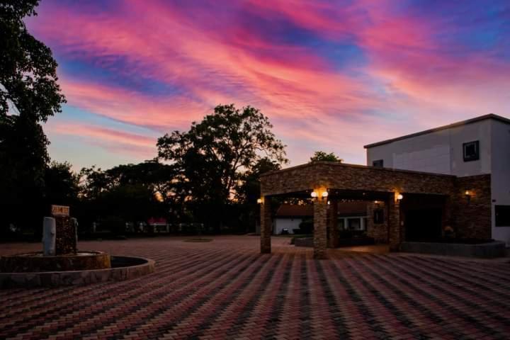 Zambezi Junction Lodge ليفينغستون المظهر الخارجي الصورة