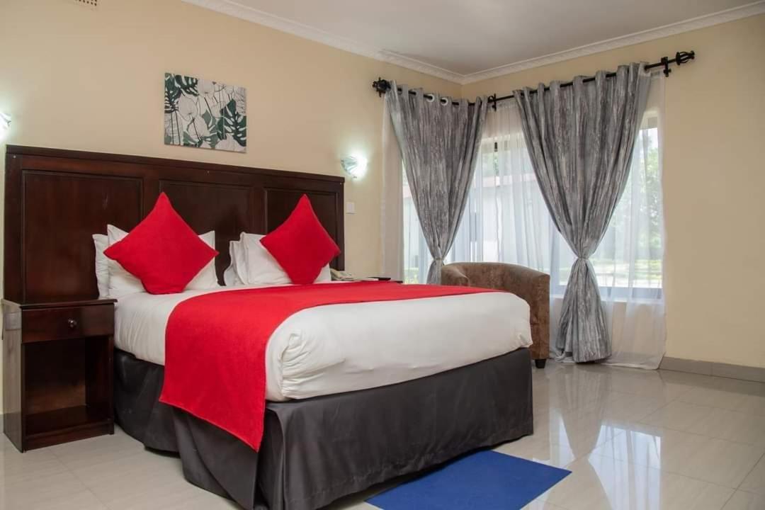 Zambezi Junction Lodge ليفينغستون المظهر الخارجي الصورة