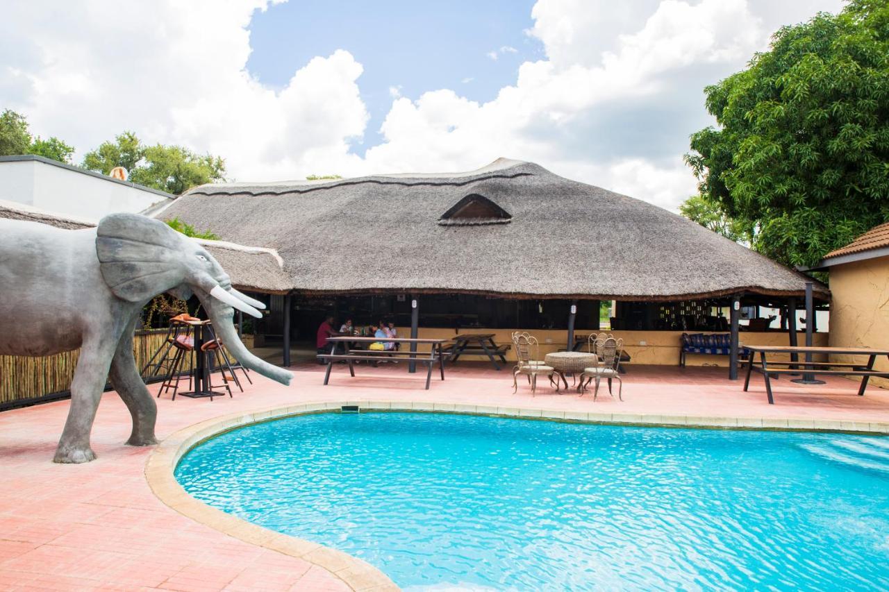 Zambezi Junction Lodge ليفينغستون المظهر الخارجي الصورة