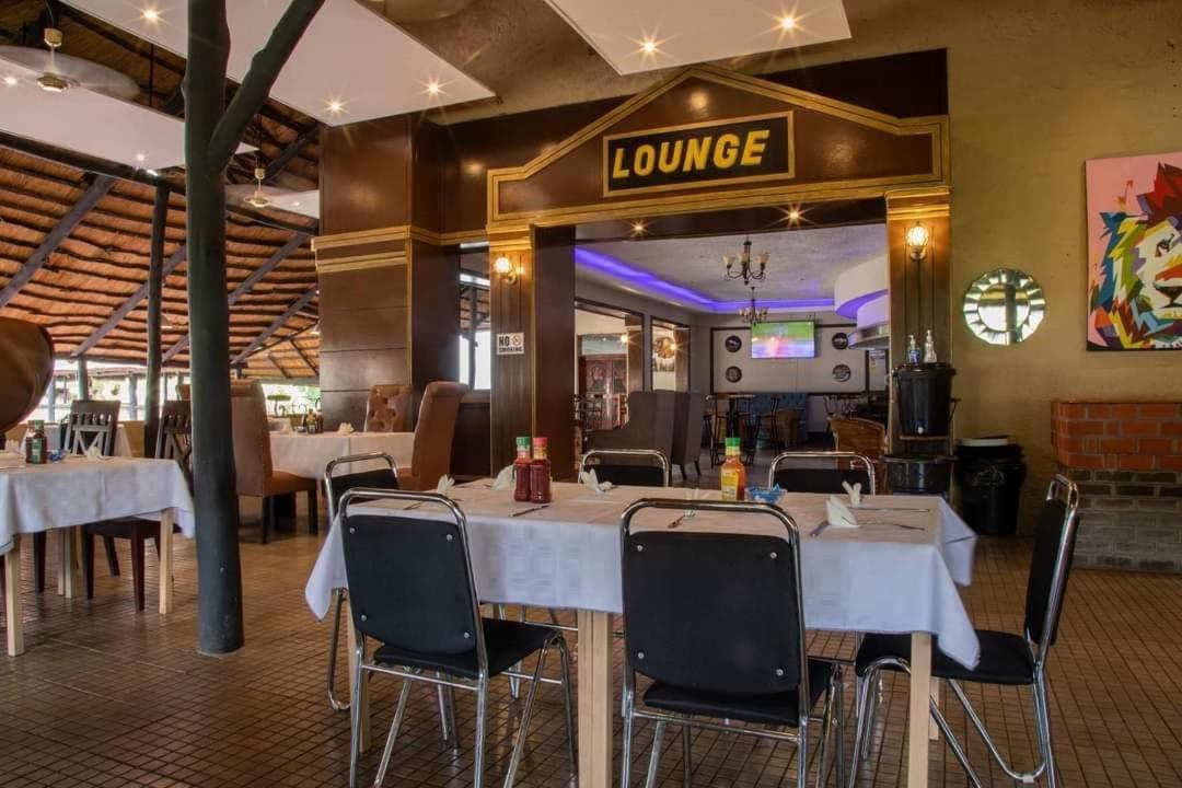Zambezi Junction Lodge ليفينغستون المظهر الخارجي الصورة