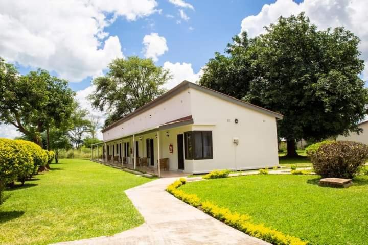 Zambezi Junction Lodge ليفينغستون المظهر الخارجي الصورة