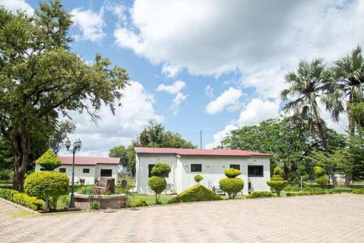 Zambezi Junction Lodge ليفينغستون المظهر الخارجي الصورة