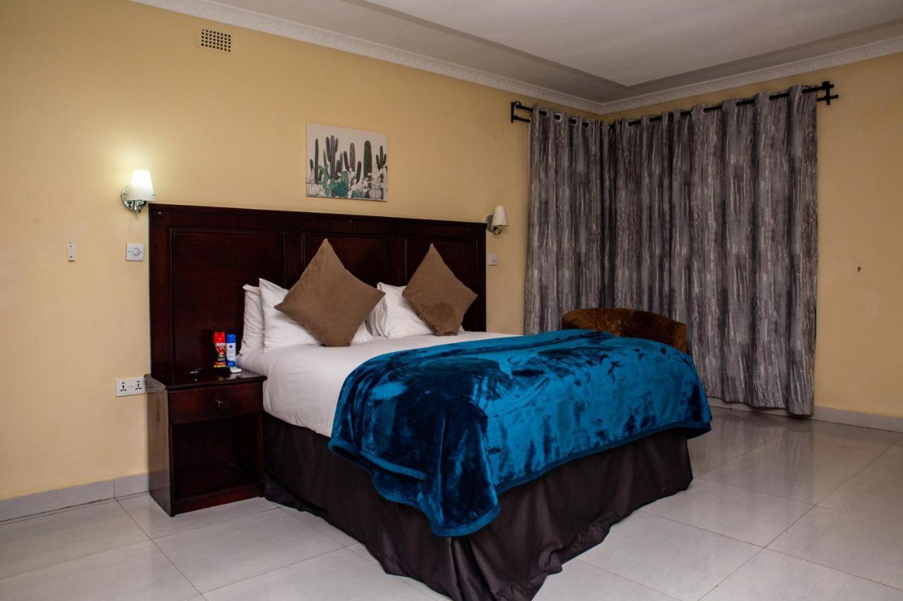 Zambezi Junction Lodge ليفينغستون المظهر الخارجي الصورة